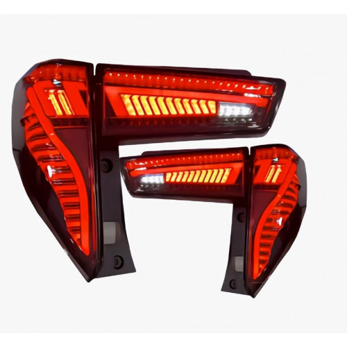 Innova crysta on sale tail light